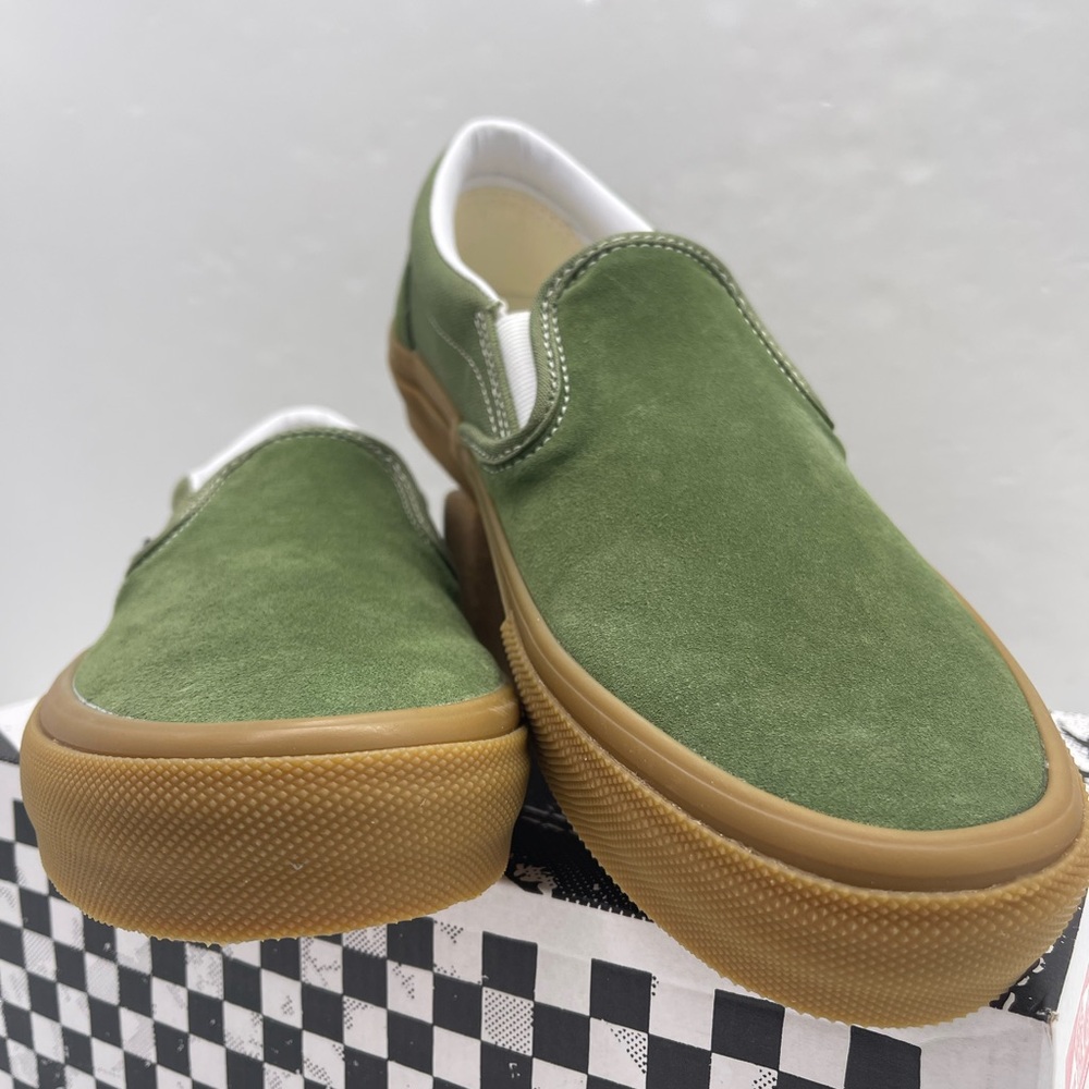 Vans • WMNS Suede Skate Slip-On
Green/Gum
VN0A2Z3117P Sneakers - Picture 5 of 16